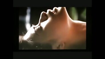 Стройната красавица си порно филми бг играе с вкусно изглеждащата си путка