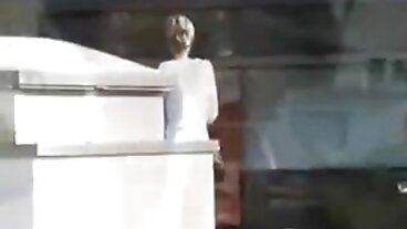 NaughtyAmerica: Палавата съпруга, Зоуи Син, се обажда безплатни порно филми на приятел, за да зарадва мократа й путка в PornHD